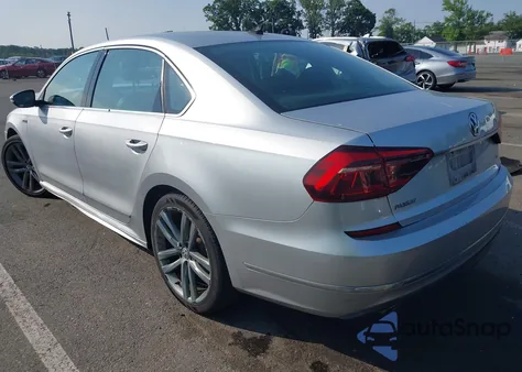 2017 Volkswagen Passat 1.8T R-Line z USA, uszkodzony, nr VIN 1VWDT7A38HC048069
